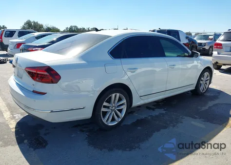 2017 Volkswagen Passat 1.8T Se z USA, uszkodzony, nr VIN 1VWGT7A33HC048249